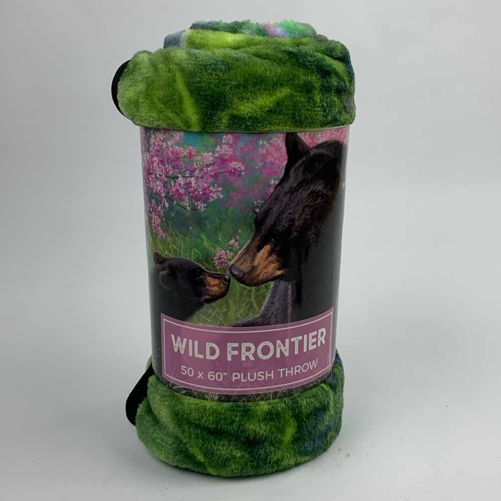 Wild Frontier Bear Blanket Plush Throw 50x60 Mama Baby Bear New NWT